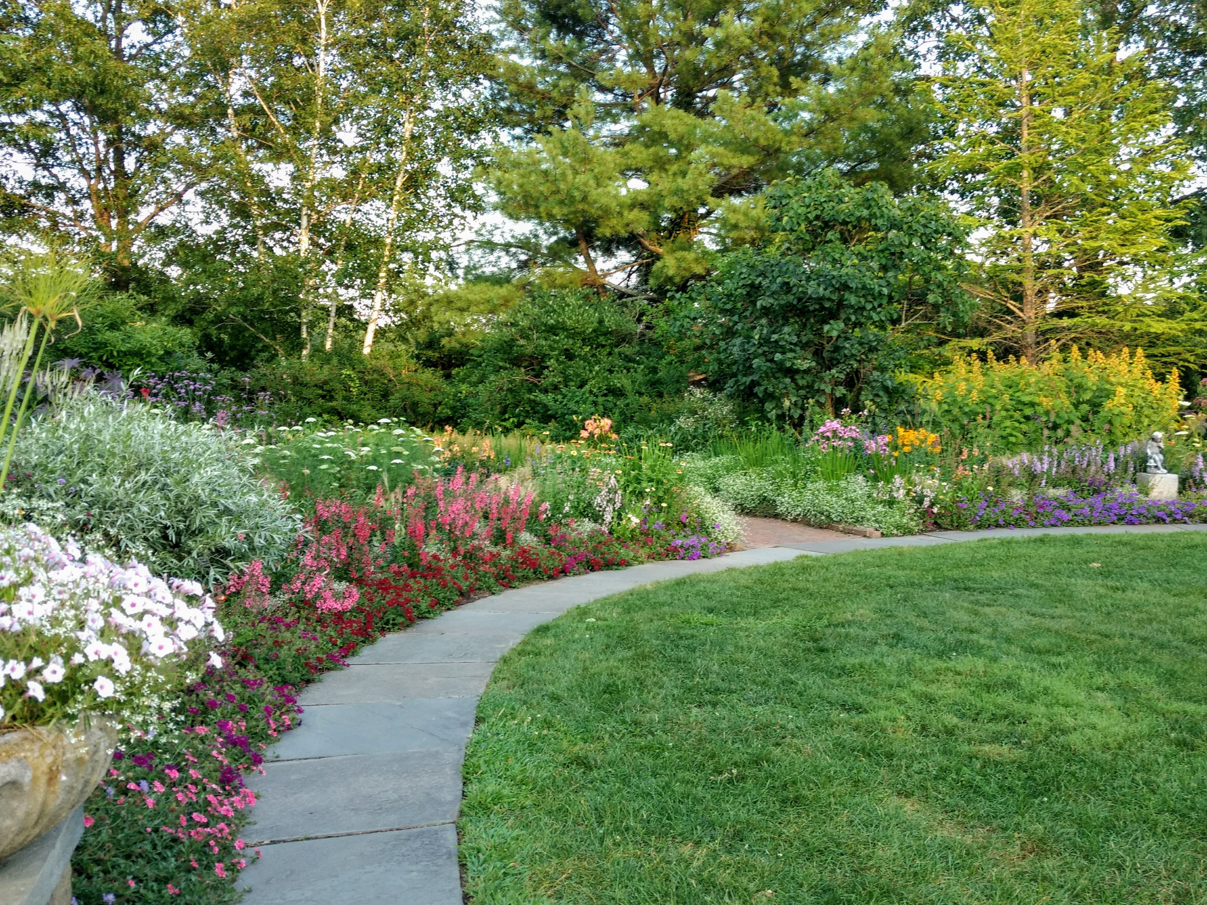 Благоустройство участка частного дома в Салавате и Республике Башкортостан